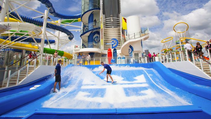 Entertainment on Independence Of The Seas